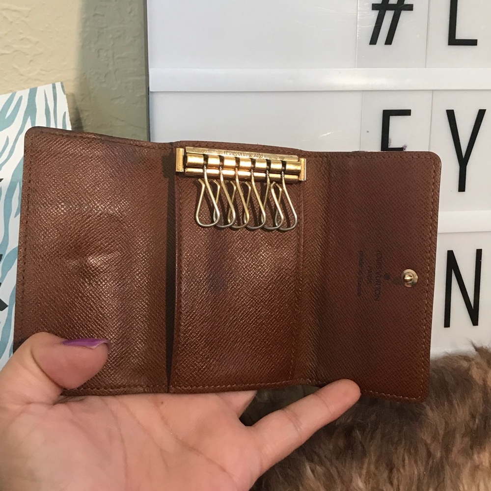 Price Firm Monogram Canvas 6 key ring holder - Picture 7 of 7